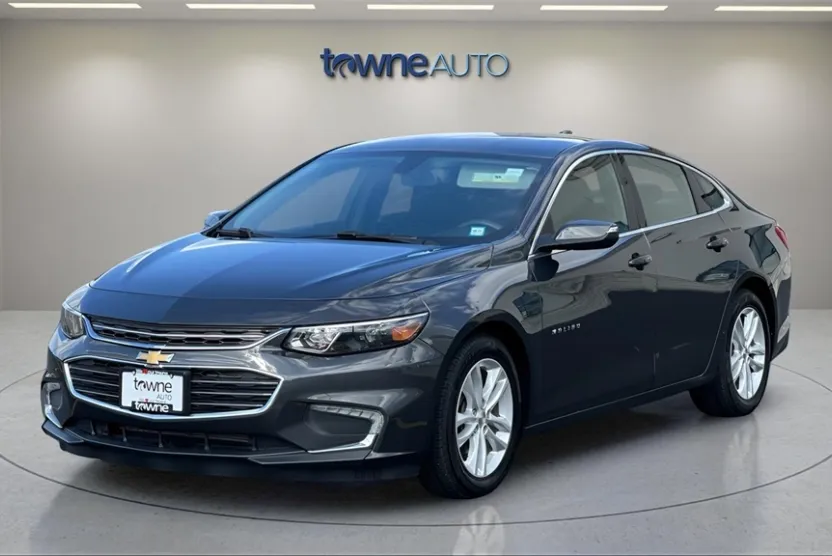 2017 Chevrolet Malibu 1LT photo 1
