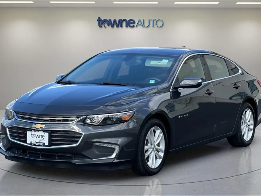 2017 Chevrolet Malibu 1LT photo 1
