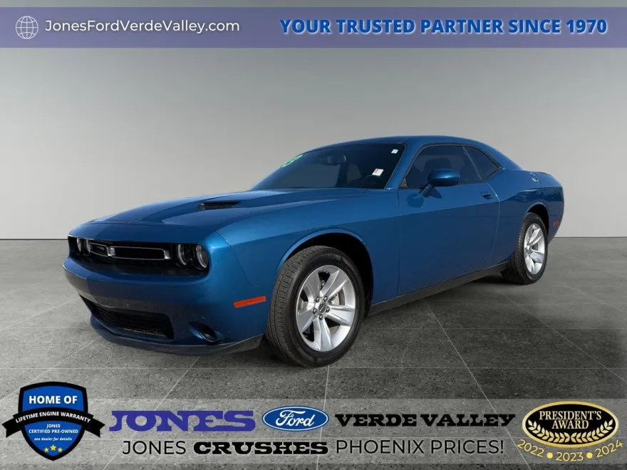 2023 Dodge Challenger SXT photo 1