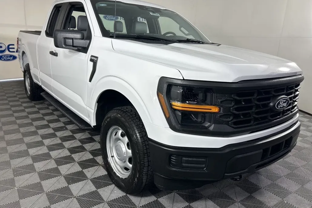 2025 Ford F-150 XL photo 1