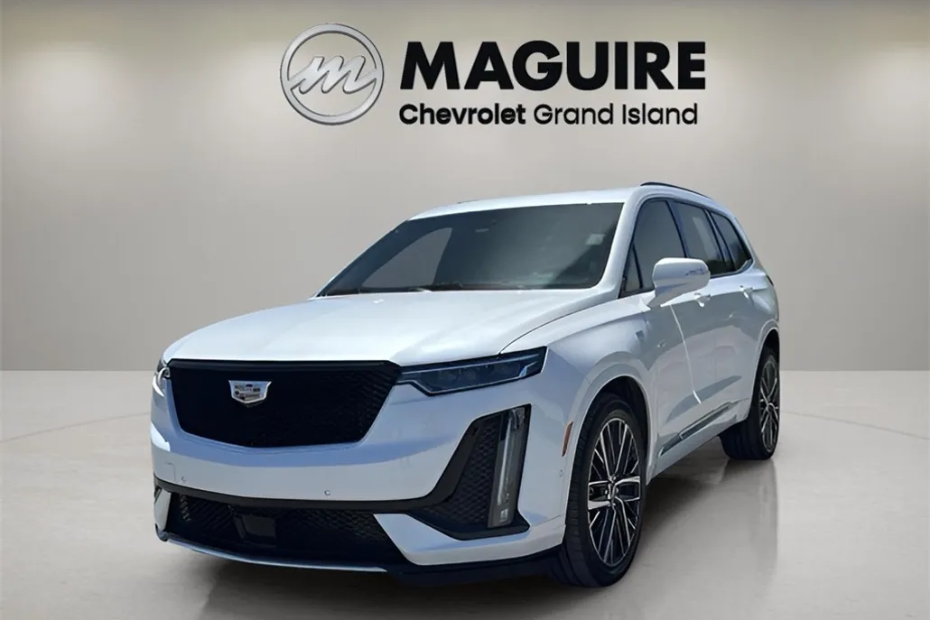 2023 Cadillac XT6 Sport photo 1