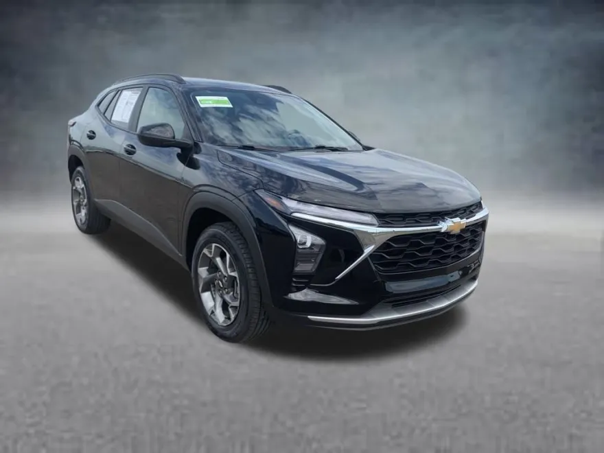 2024 Chevrolet Trax LT photo 1