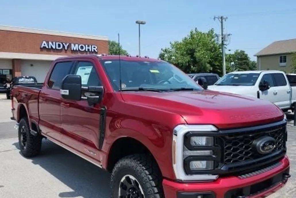 2025 Ford F-350 Lariat photo 1