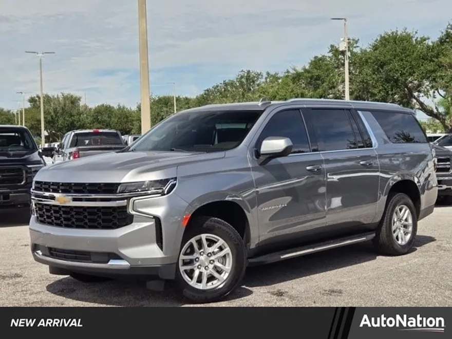 2023 Chevrolet Suburban LS photo 1