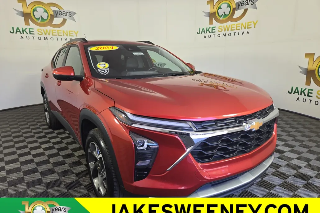 2024 Chevrolet Trax LT photo 1