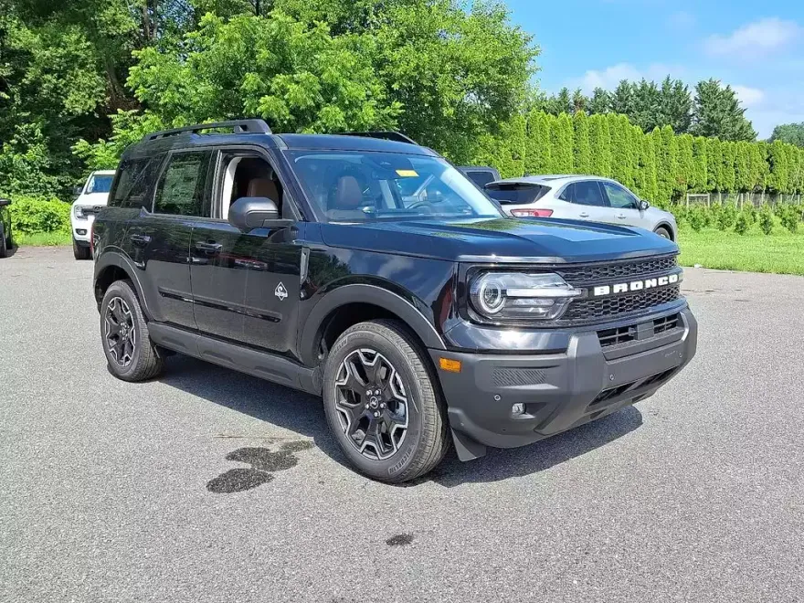 2025 Ford Bronco Sport Outer Banks photo 1