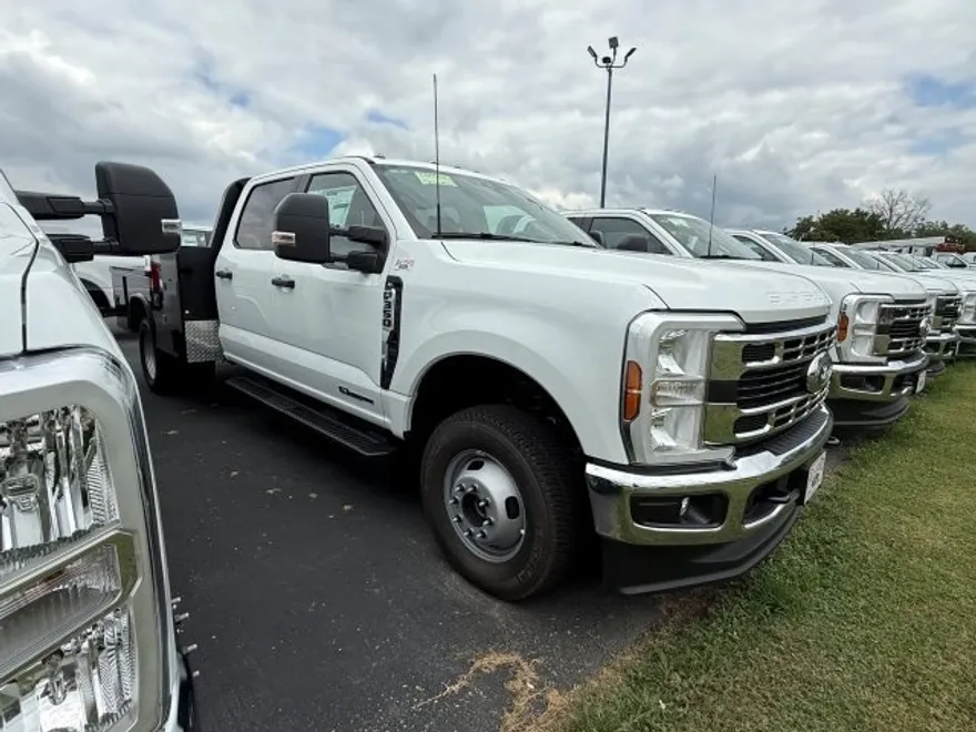 2025 Ford F-350 photo 1
