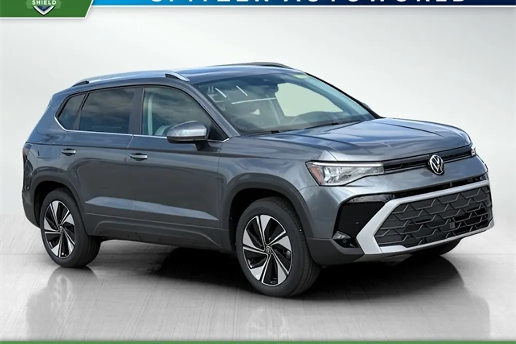 2025 Volkswagen Taos SE photo 1