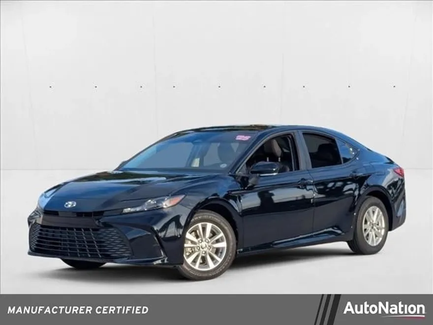 2025 Toyota Camry LE photo 1