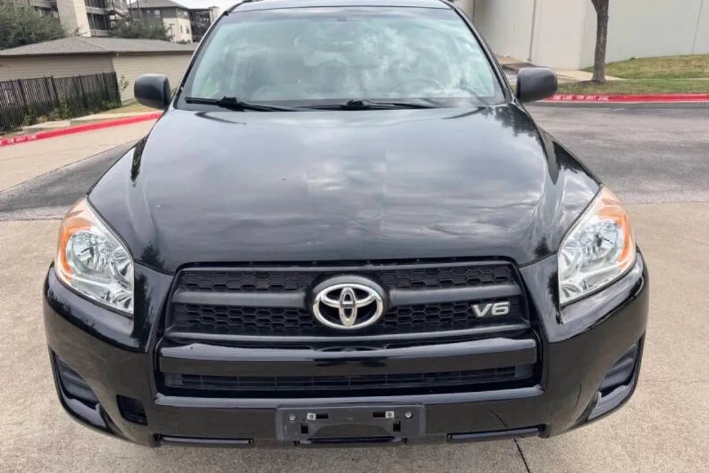 2010 Toyota RAV4 Base photo 1
