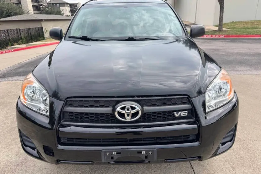 2010 Toyota RAV4 Base photo 1