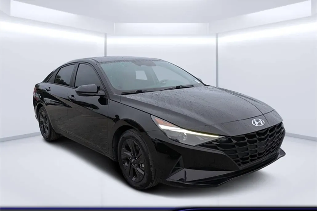 2021 Hyundai Elantra SEL photo 1