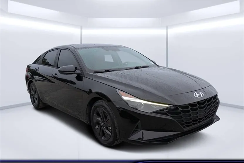 2021 Hyundai Elantra SEL photo 1