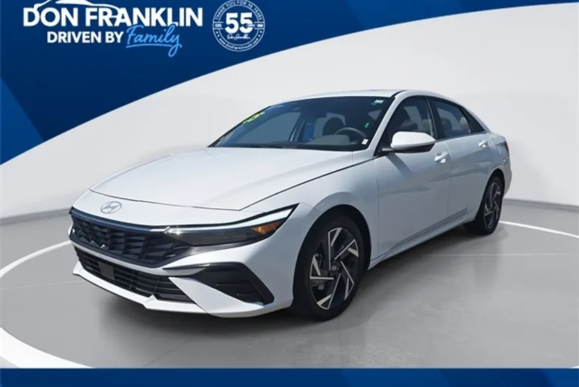 2025 Hyundai Elantra SEL Convenience photo 1