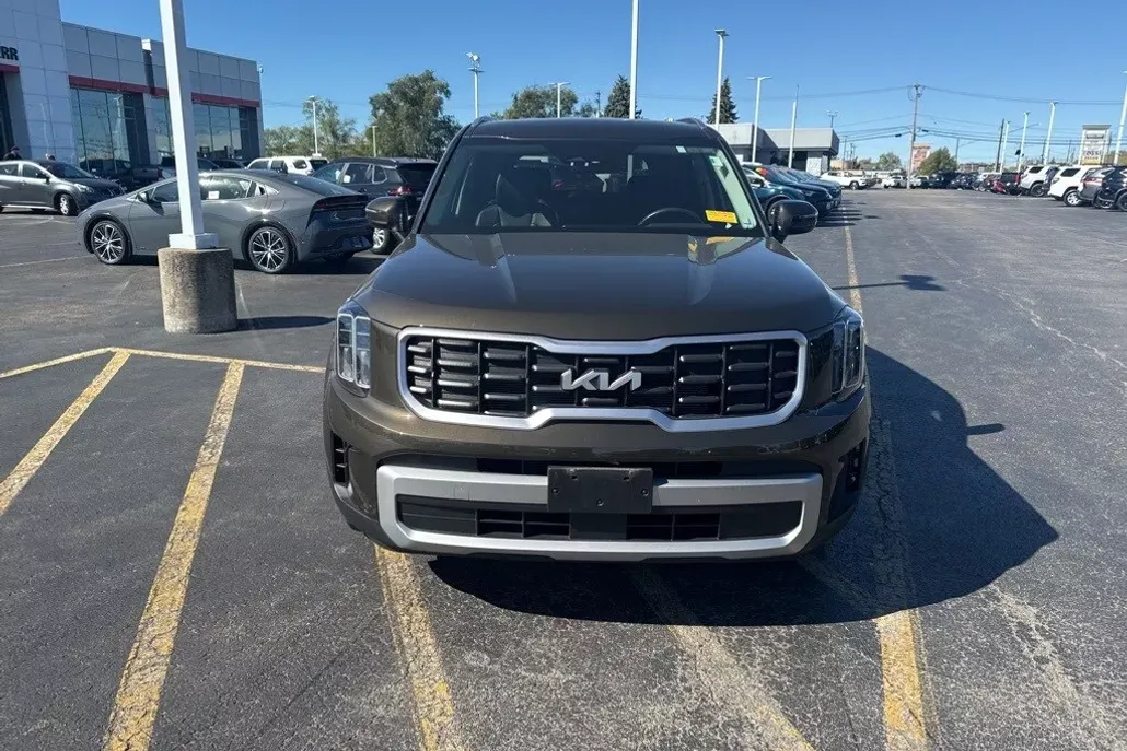 2023 Kia Telluride S photo 1