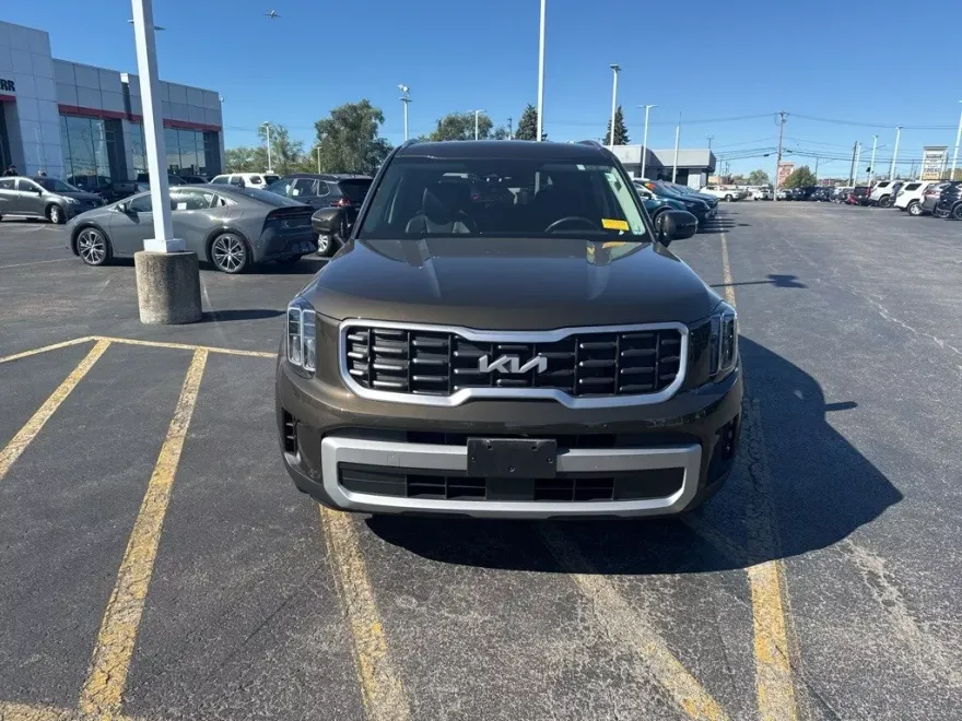 2023 Kia Telluride S photo 1