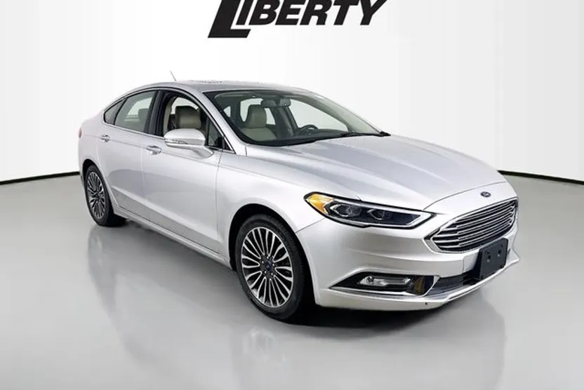 2017 Ford Fusion SE photo 1