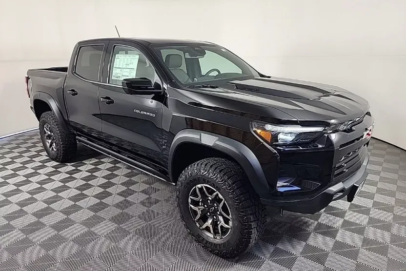 2025 Chevrolet Colorado ZR2 photo 1