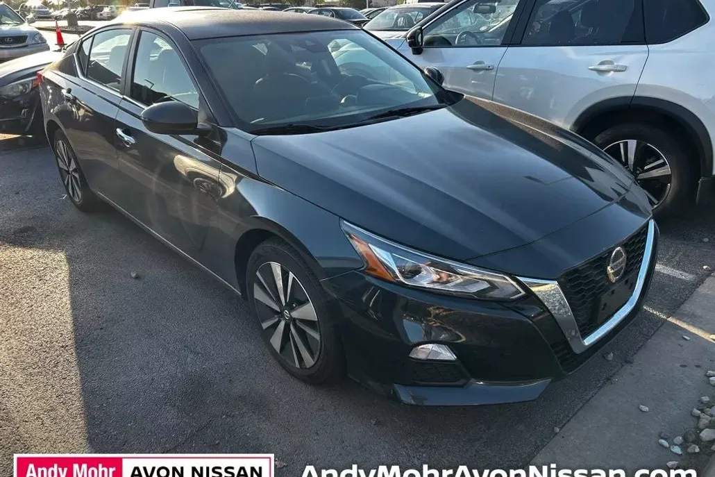 2021 Nissan Altima 2.5 SV photo 1