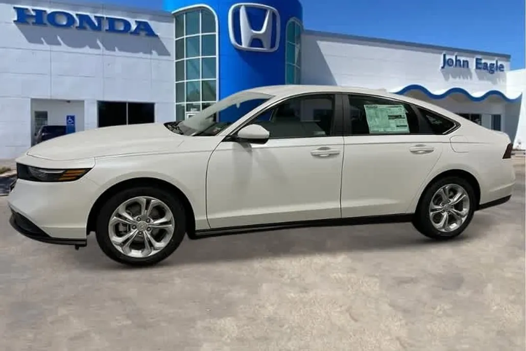 2025 Honda Accord LX photo 1