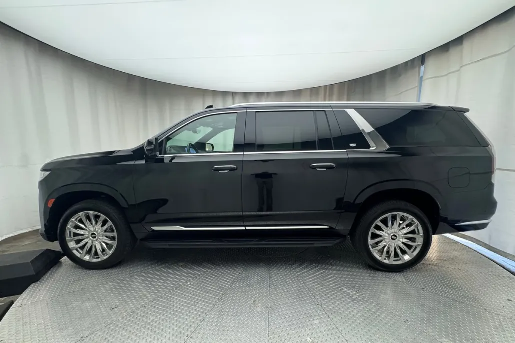 2022 Cadillac Escalade ESV Premium Luxury photo 1