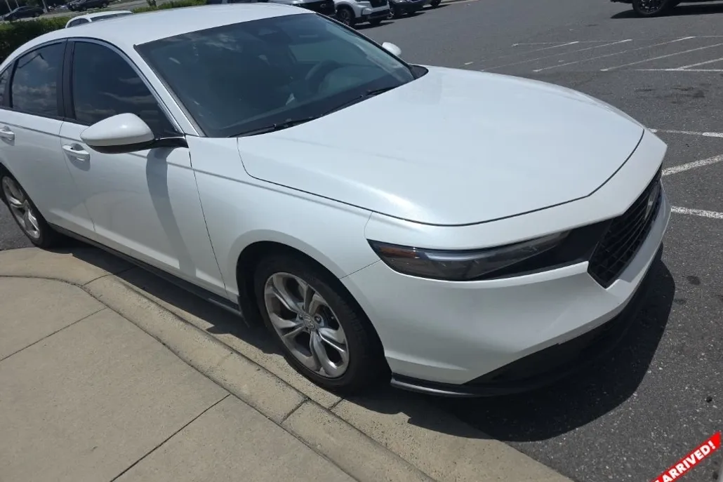2023 Honda Accord LX photo 1