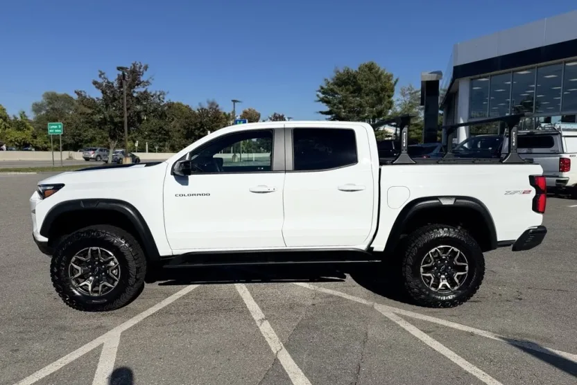 2024 Chevrolet Colorado ZR2 photo 1