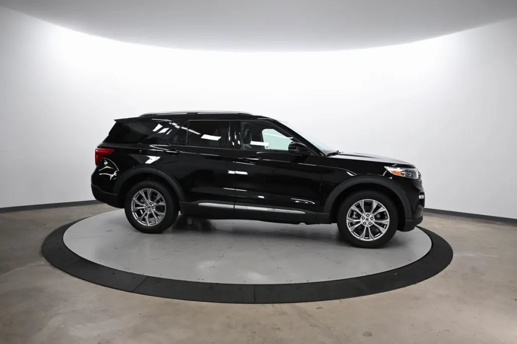 2022 Ford Explorer Limited photo 1