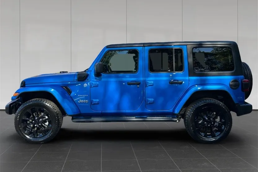 2022 Jeep Wrangler Unlimited 4xe Sahara photo 1
