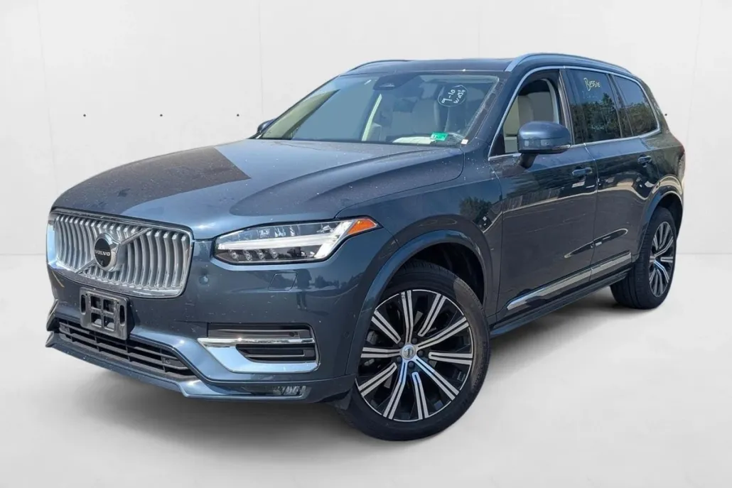 2023 Volvo XC90 Plus photo 1