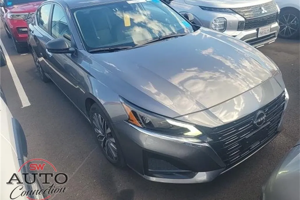 2024 Nissan Altima 2.5 SV photo 1