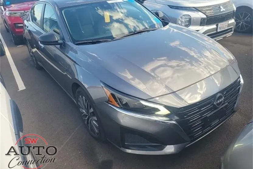 2024 Nissan Altima 2.5 SV photo 1
