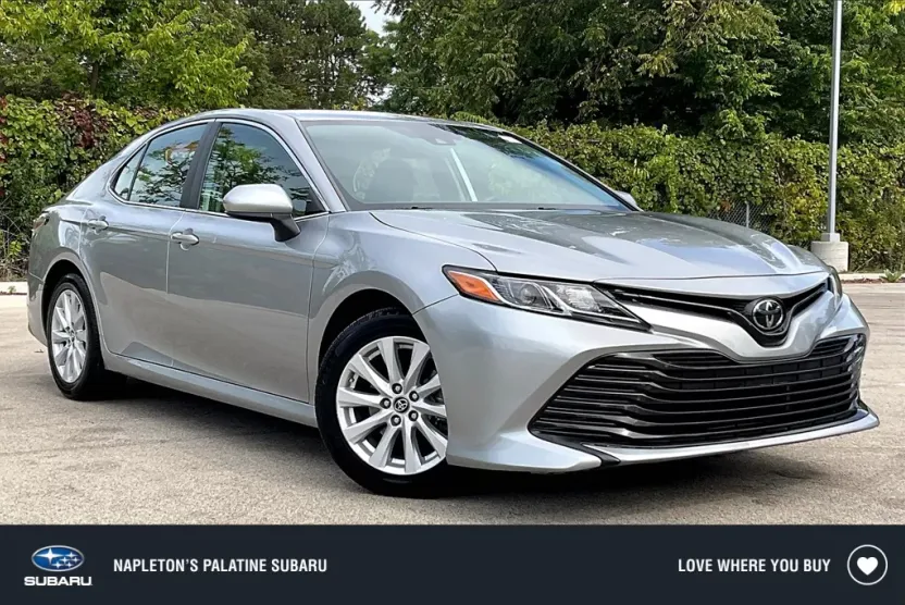 2019 Toyota Camry LE photo 1
