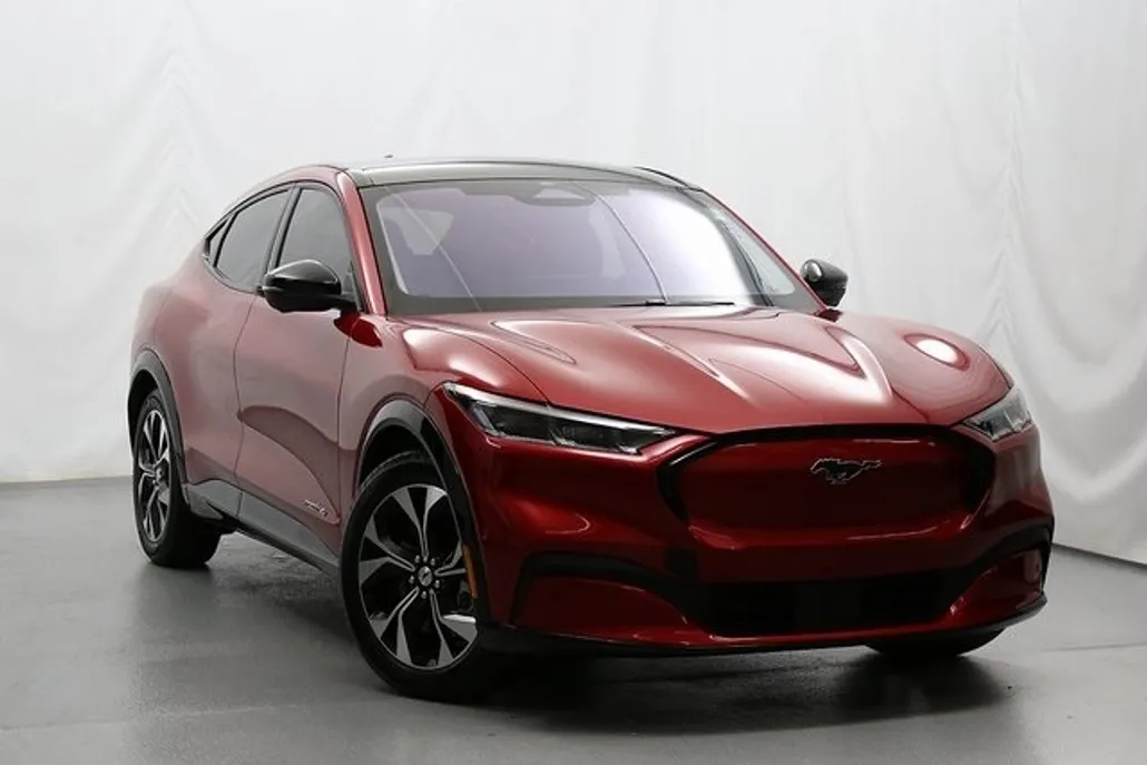 2021 Ford Mustang Mach-E Premium photo 1