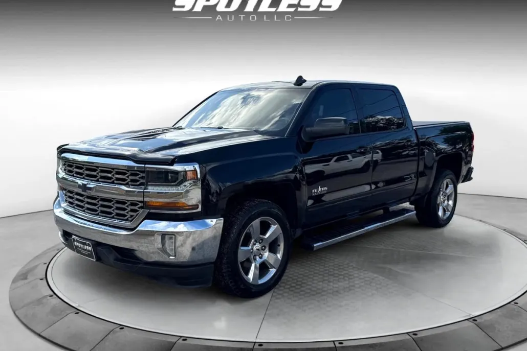 2018 Chevrolet Silverado 1500 LT photo 1