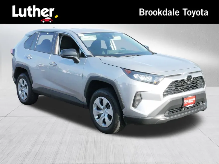 2022 Toyota RAV4 LE photo 1