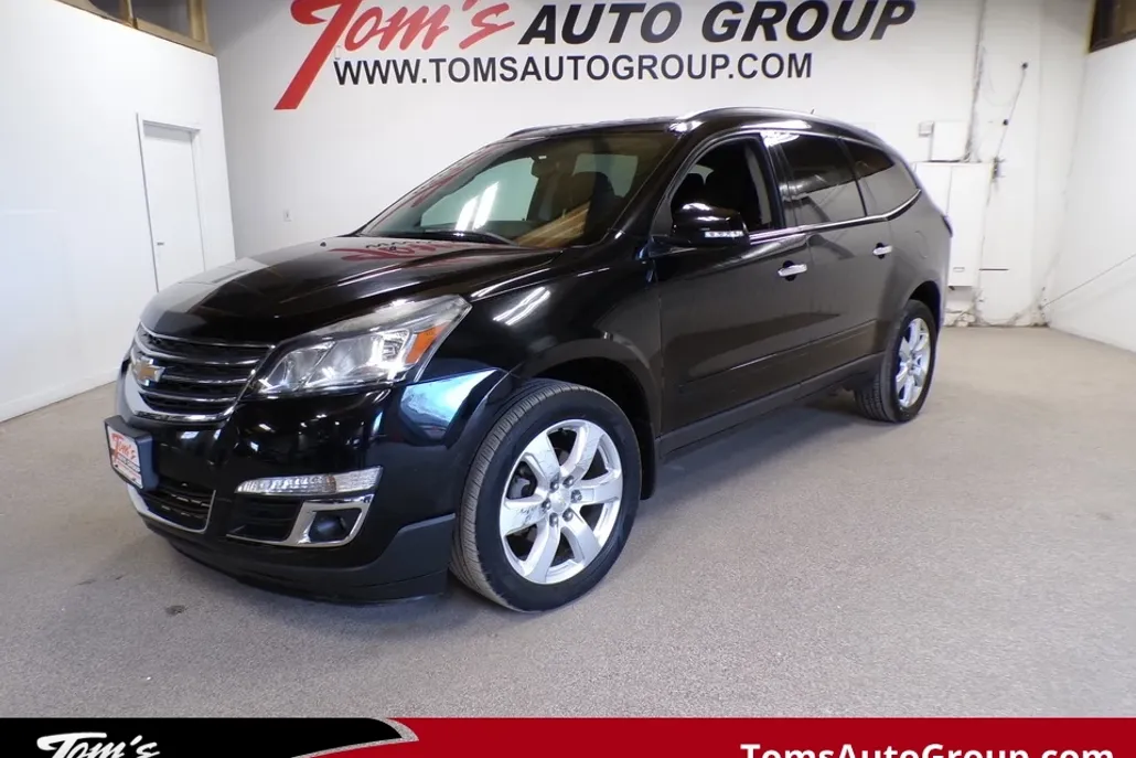 2017 Chevrolet Traverse 1LT photo 1