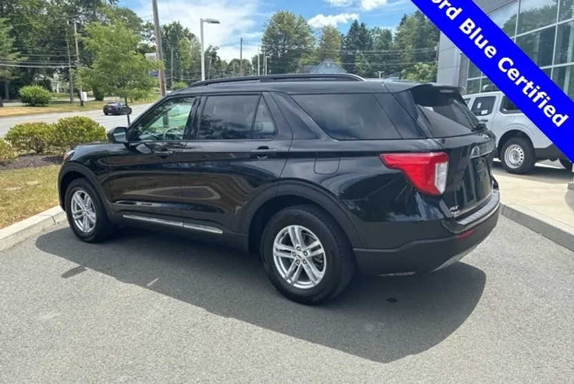 2022 Ford Explorer XLT photo 1