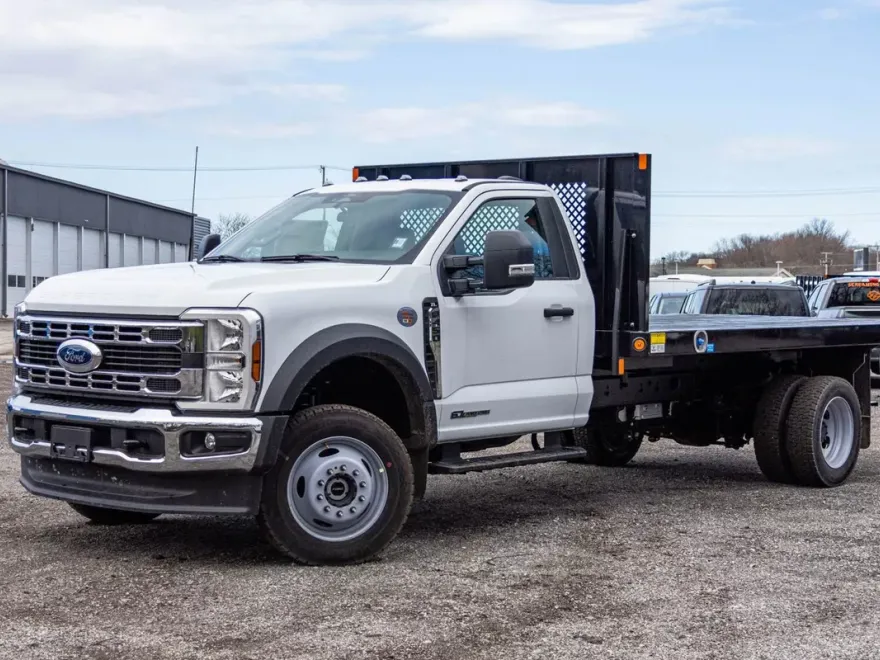 2024 Ford F-450 photo 1