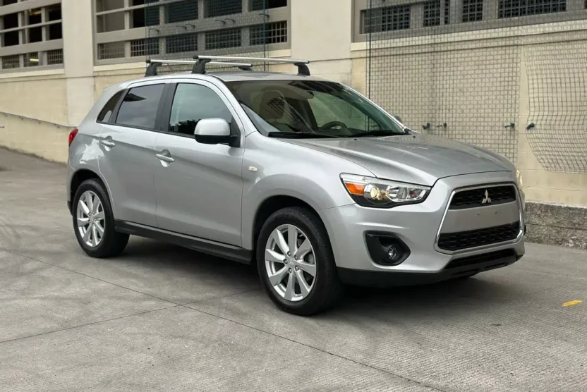 2015 Mitsubishi Outlander Sport ES photo 1