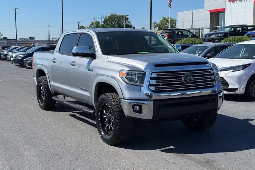 2020 Toyota Tundra Limited CrewMax photo 1