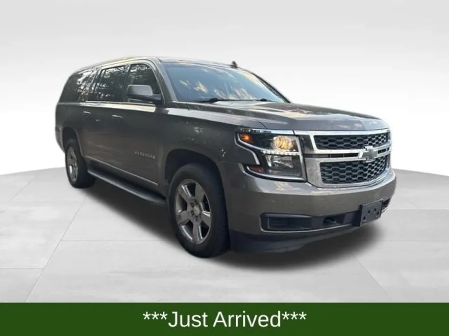 2016 Chevrolet Suburban LT photo 1