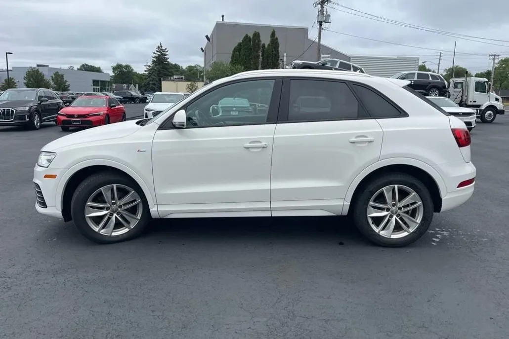 2018 Audi Q3 Premium photo 1