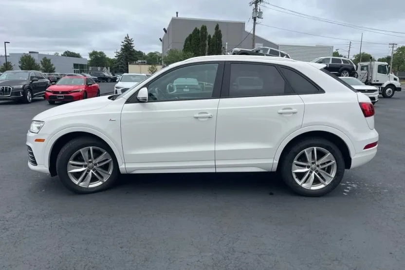 2018 Audi Q3 Premium photo 1