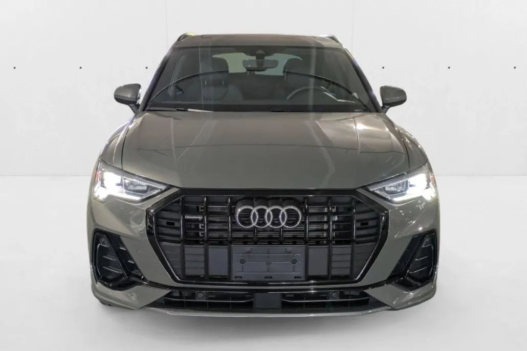 2024 Audi Q3 45 TFSI S line Premium Plus photo 1
