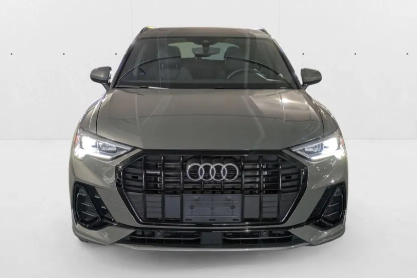 2024 Audi Q3 45 TFSI S line Premium Plus photo 1
