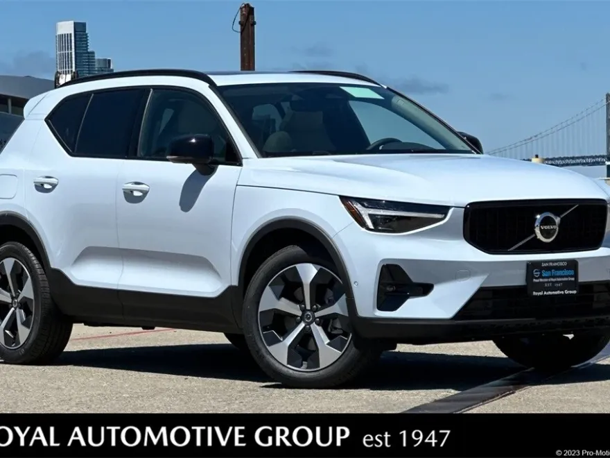 2026 Volvo XC40 Plus photo 1