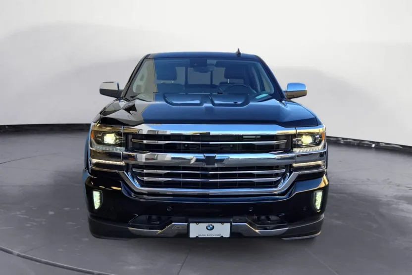 2018 Chevrolet Silverado 1500 High Country photo 1