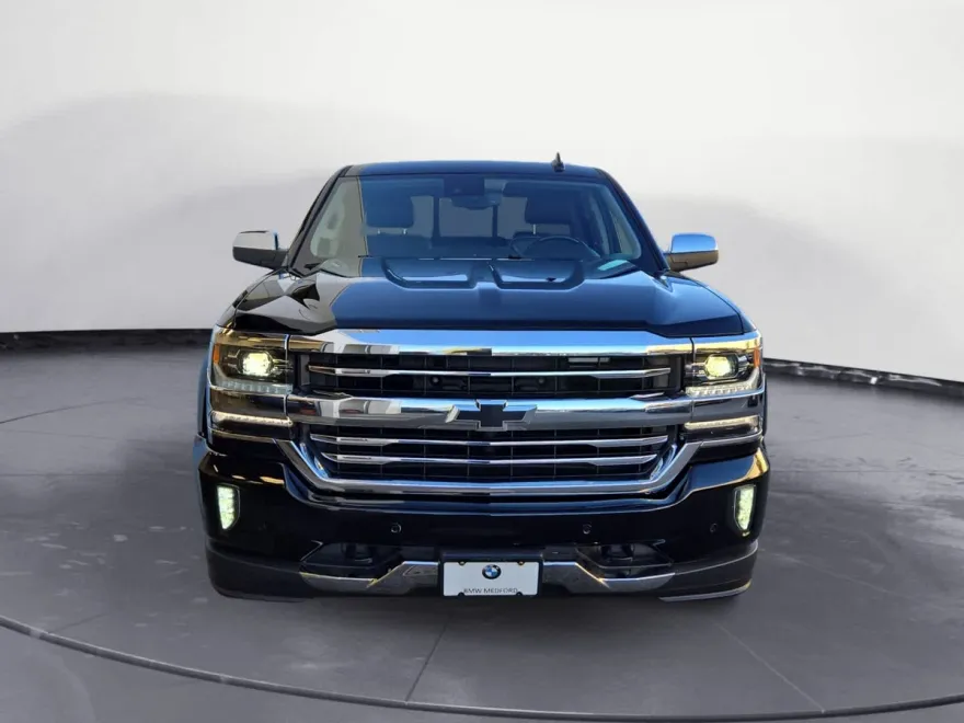 2018 Chevrolet Silverado 1500 High Country photo 1