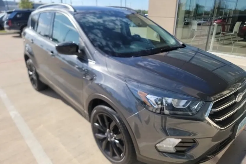 2017 Ford Escape SE photo 1
